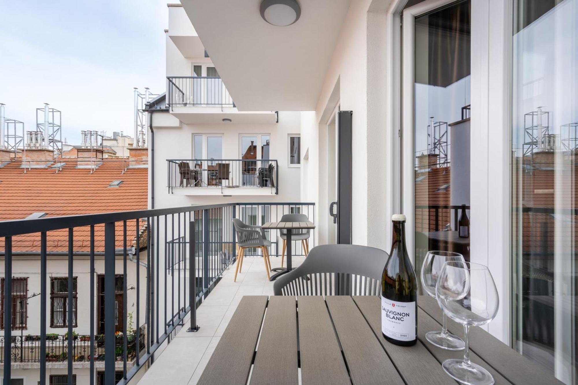The Rose Garden Budapest Apartments Exterior photo