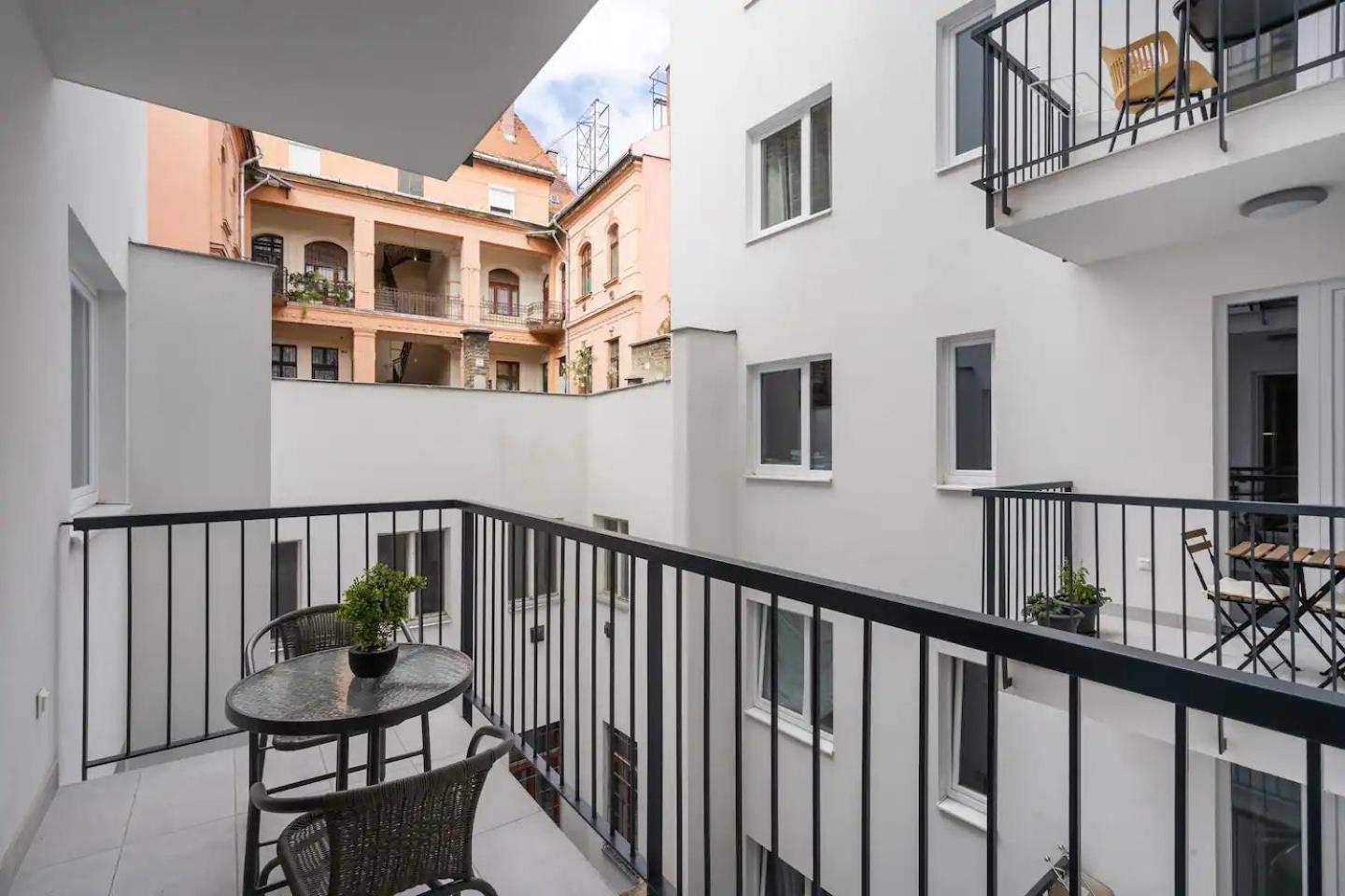 The Rose Garden Budapest Apartments Exterior photo