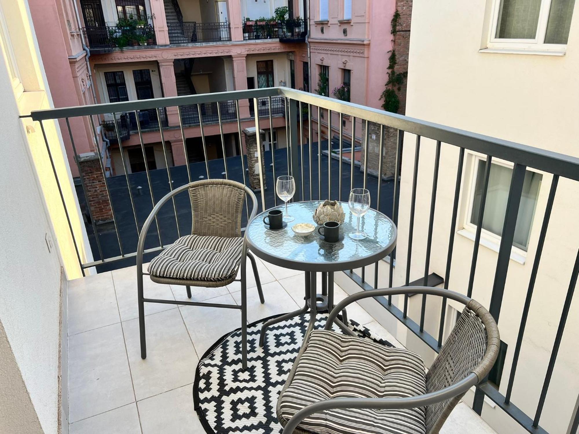 The Rose Garden Budapest Apartments Exterior photo